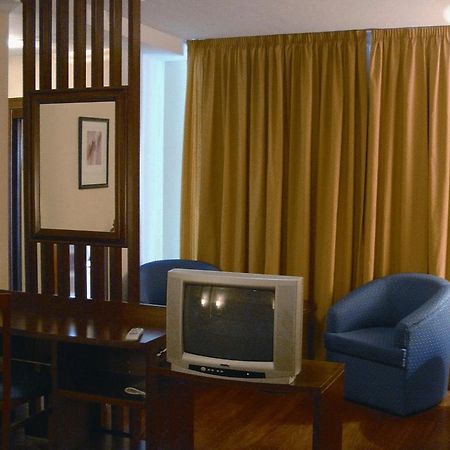 Hg Gaona Hotel Peligros Habitación foto