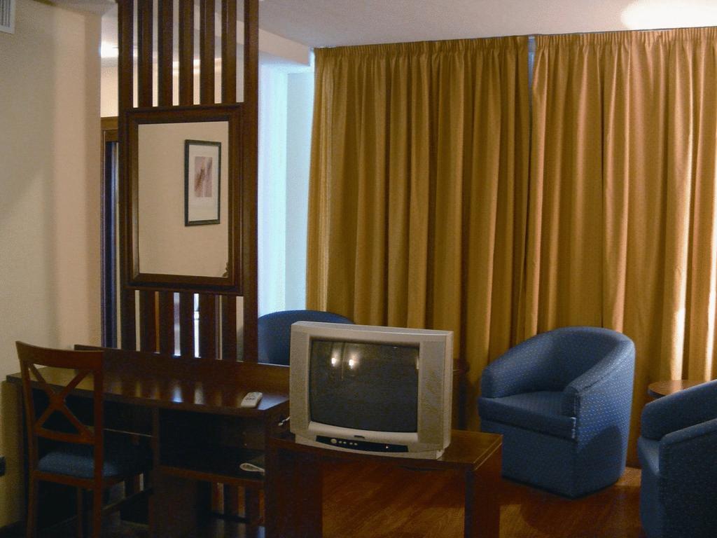 Hg Gaona Hotel Peligros Habitación foto